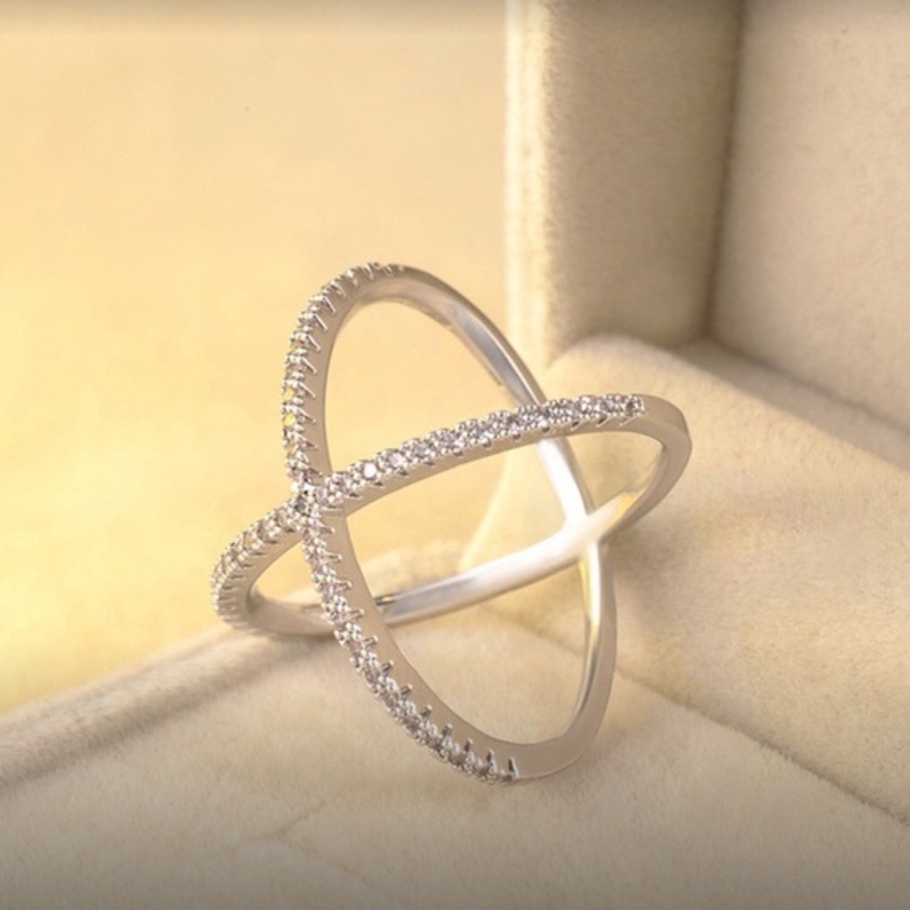 SILVER CRISS CROSS RING - Picture 4 of 4